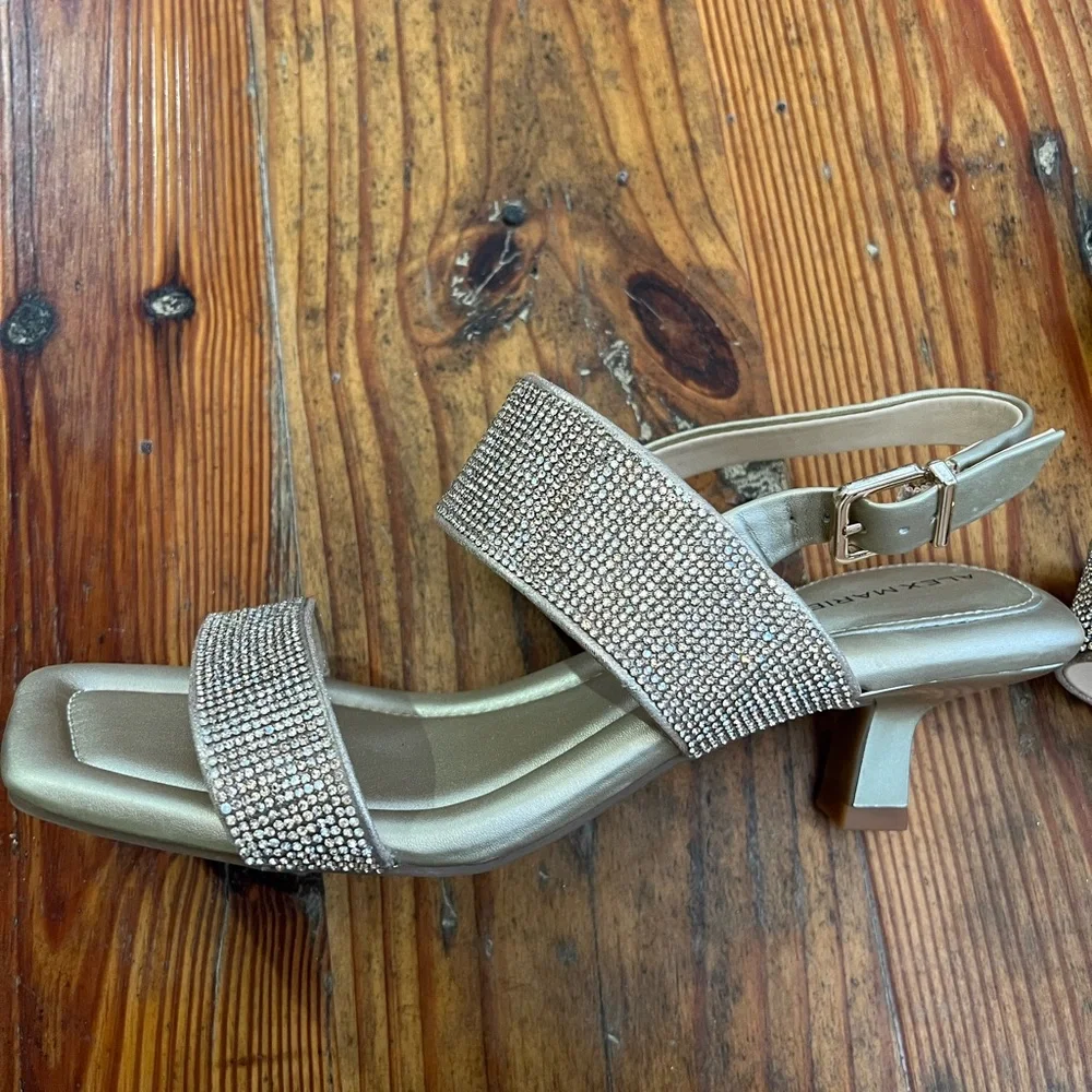 ALEX MARIE Gold Sparkly Sequin Open Toe Kitten Heels Women’s 8.5 NWOT - Picture 3 of 8